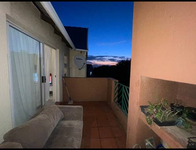 2 BEDROOM APARTMENT FOR SALE IN WINCHESTER HILLS